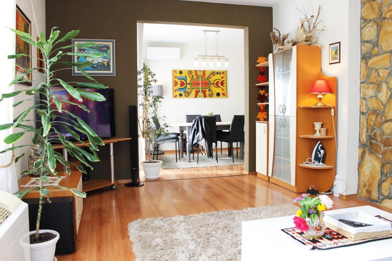 פומורי Sunny Day Apartment מראה חיצוני תמונה