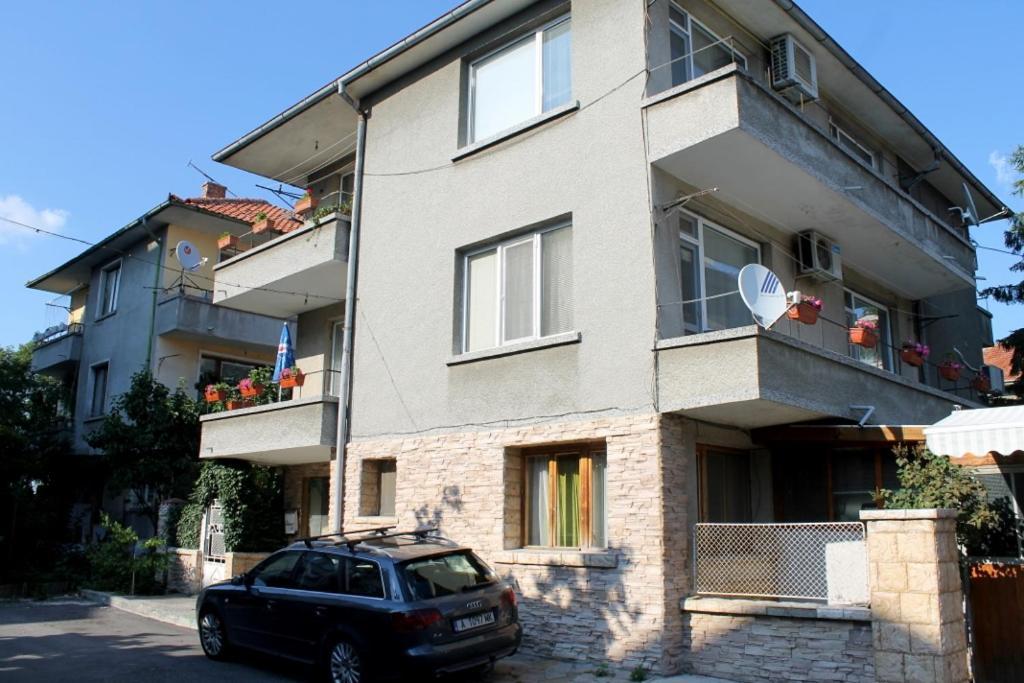 פומורי Sunny Day Apartment מראה חיצוני תמונה