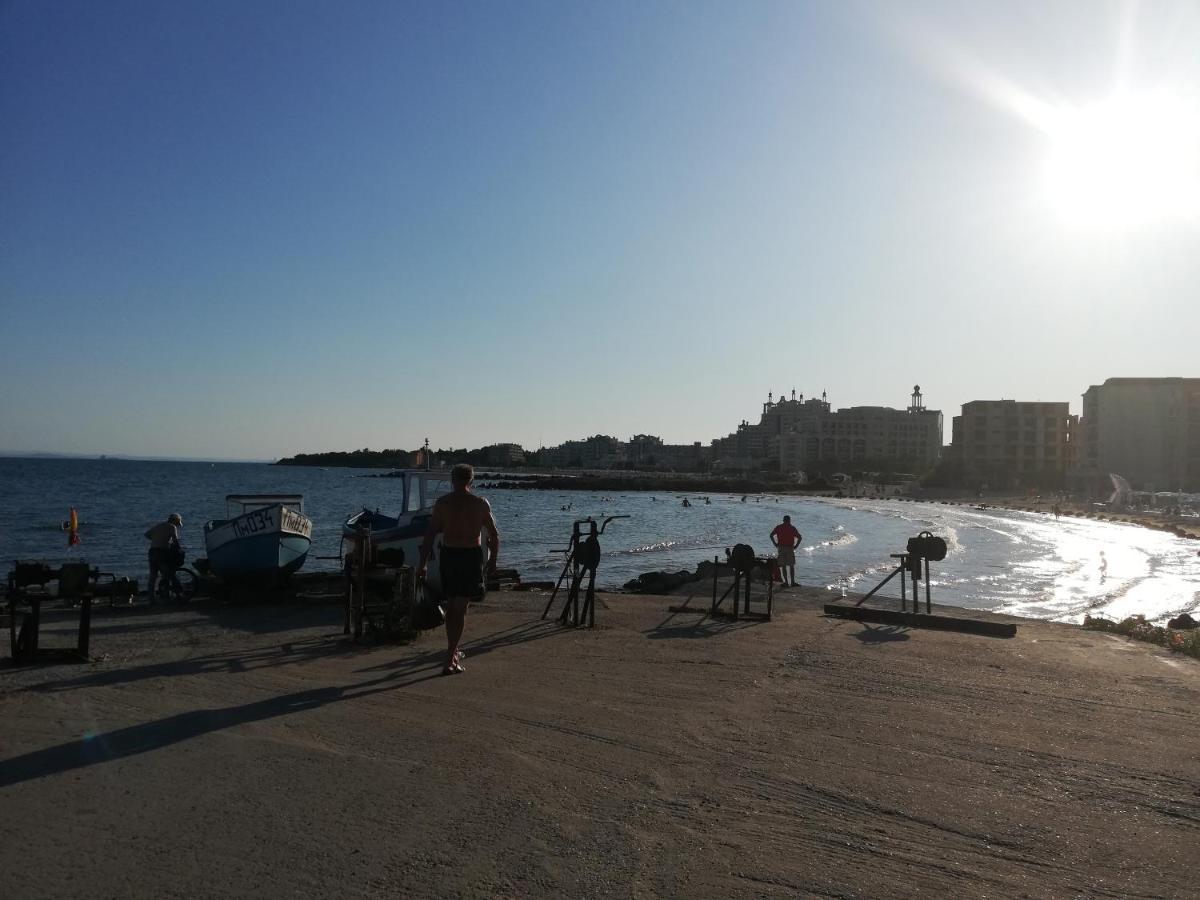 פומורי Sunny Day Apartment מראה חיצוני תמונה
